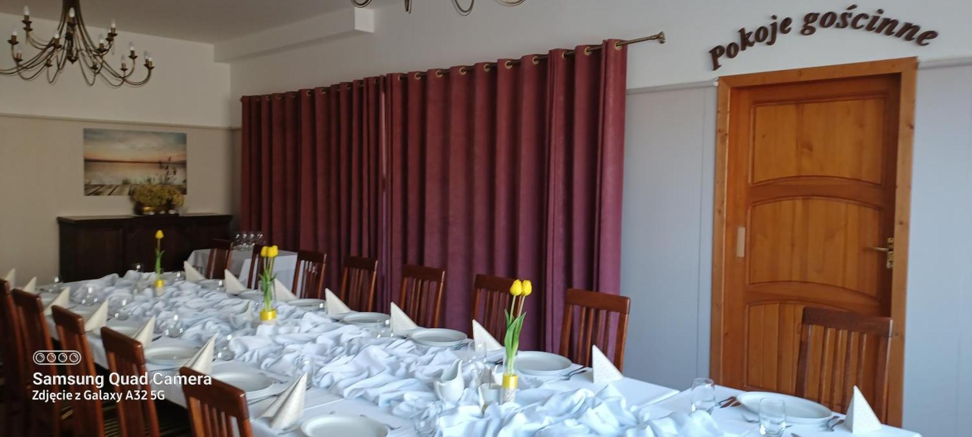 Wielkopolanka Pokoje Goscinne I Restauracja Chodzież Exterior foto